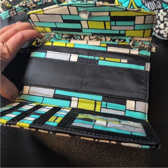 Vera Bradley Island Bloom Crossbody Bag - Picture 2 of 2